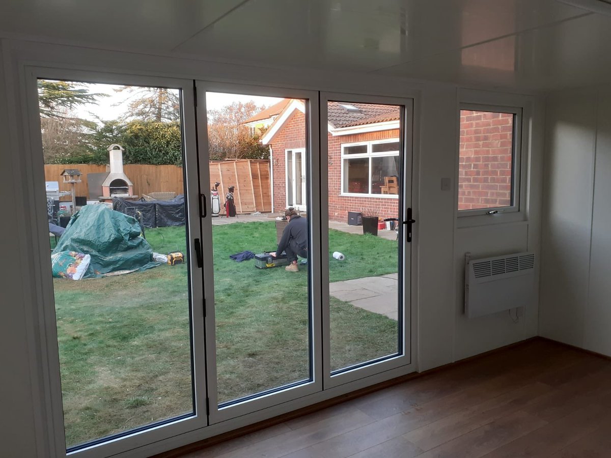 Great end to the week! How good does this studio look with the sliding doors?! 😍