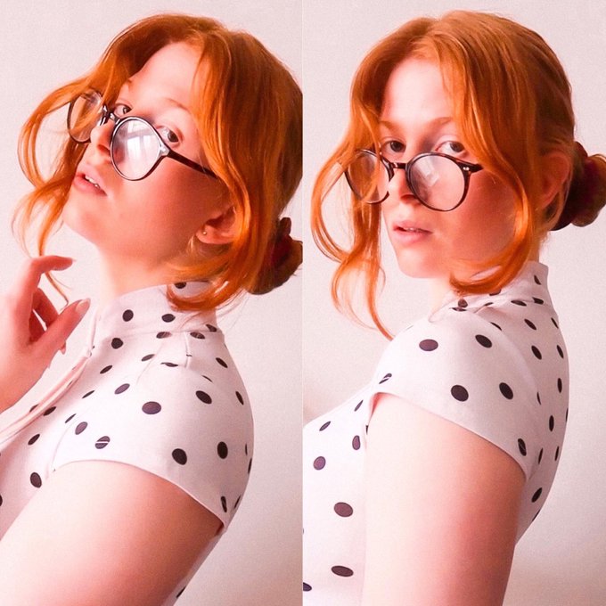 Watch Imogen Lucie's leaked NSFW photo on TwXstars