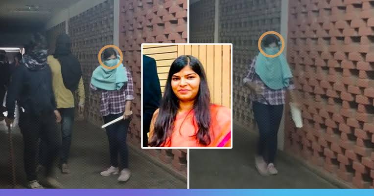 KrishKrushik's tweet photo. Wonder why he didn't use the picture of this following terrorist who on camera seen assaulting students and destroying JNU property instead of #DishaRavi whose only visible crime is environmental activism, virtual #Toolkit editing and sharing.
#komalsharma #abvpterrorist https://t.co/3xOPxneZ4N