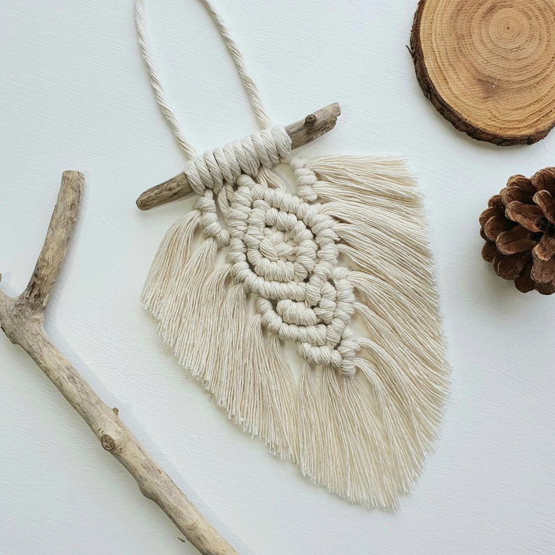 RainbowsAugust's tweet photo. My macrame feather has been my most popular product this week! Only £12 with free UK delivery 🌿
#macramefeather #macrame #bohohome #inbizhour #HandmadeHour #friyay #FreebieFriday https://t.co/69NFG90OpC