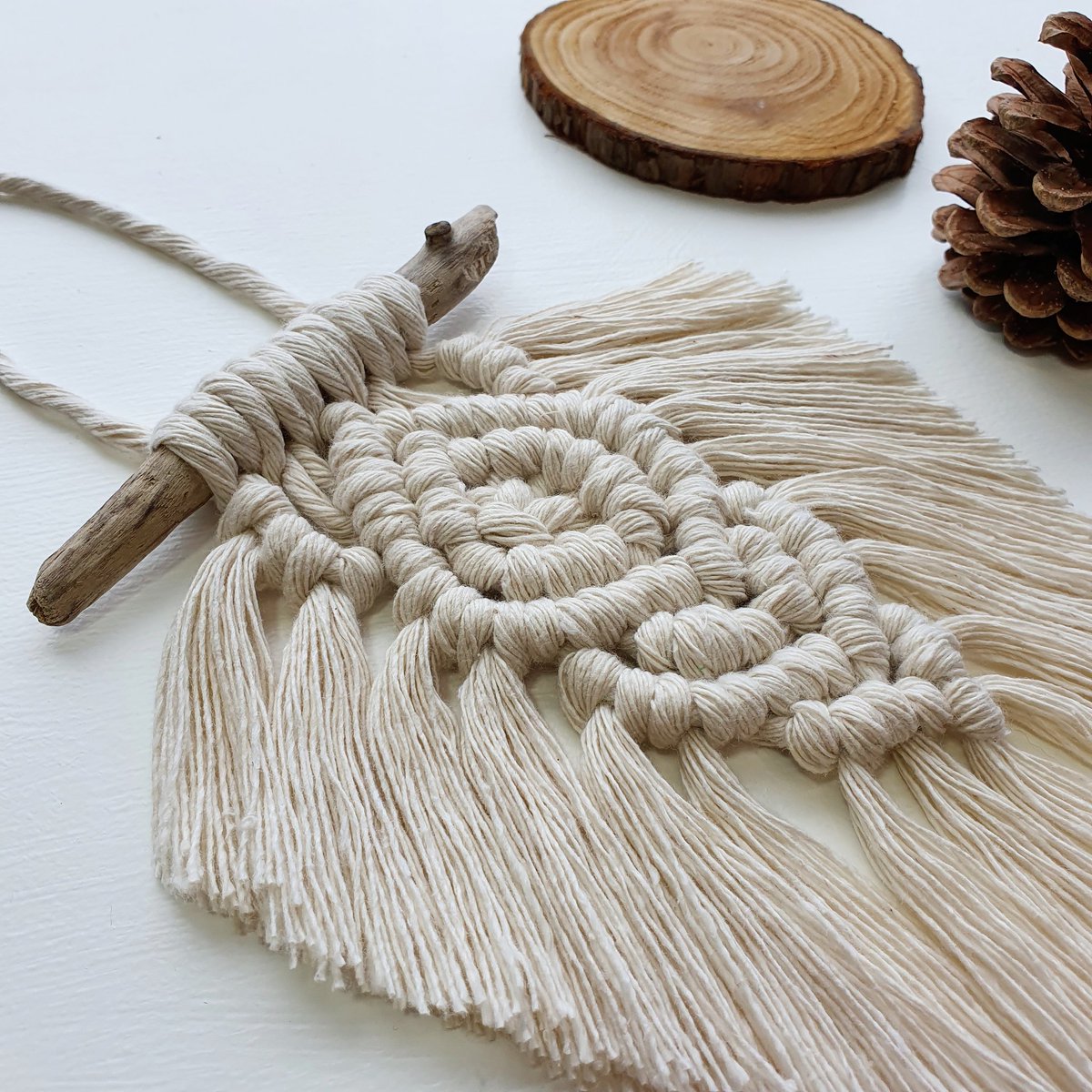 RainbowsAugust's tweet photo. My macrame feather has been my most popular product this week! Only £12 with free UK delivery 🌿
#macramefeather #macrame #bohohome #inbizhour #HandmadeHour #friyay #FreebieFriday https://t.co/69NFG90OpC