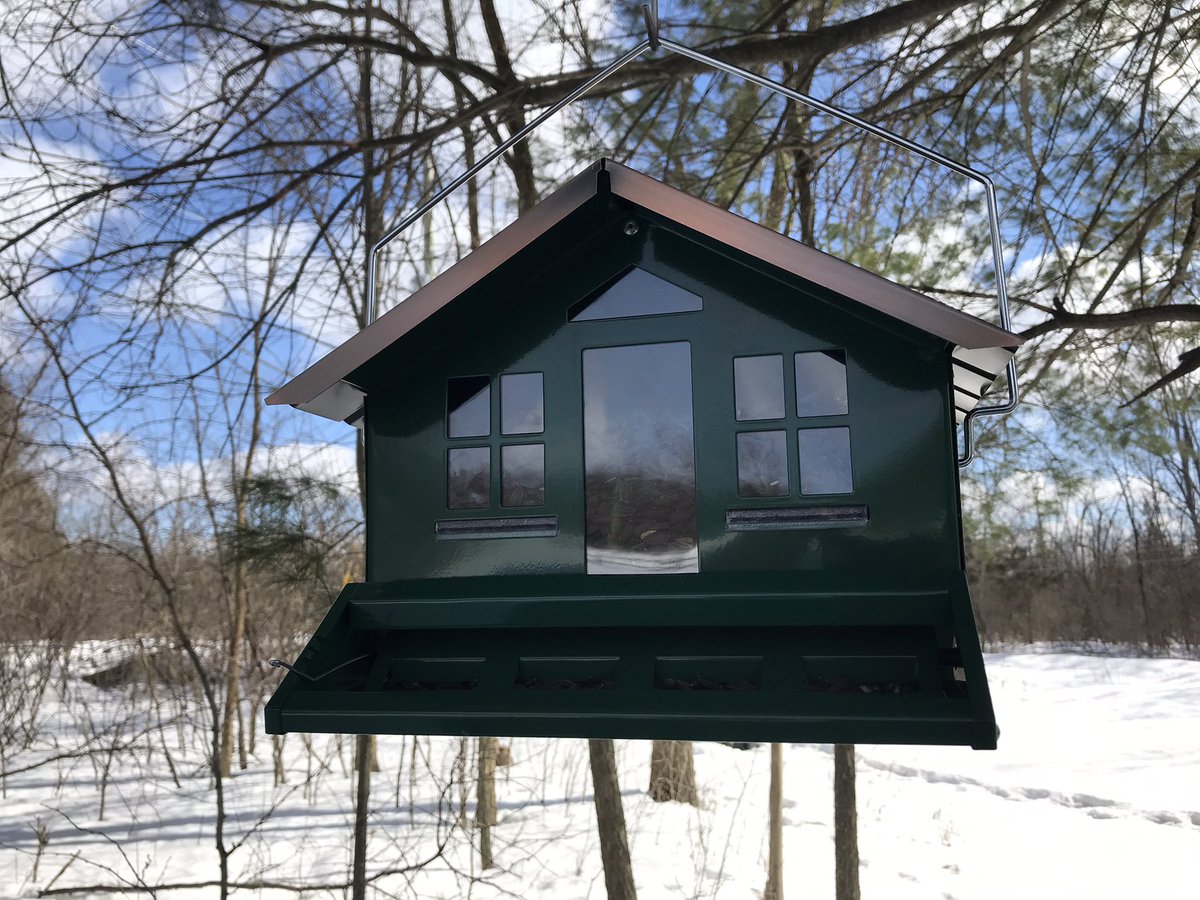 alisonmerlot's tweet photo. New #squirrelresistant feeder. Not #squirrelproof Pretty swanky https://t.co/6OeWzPF0qj