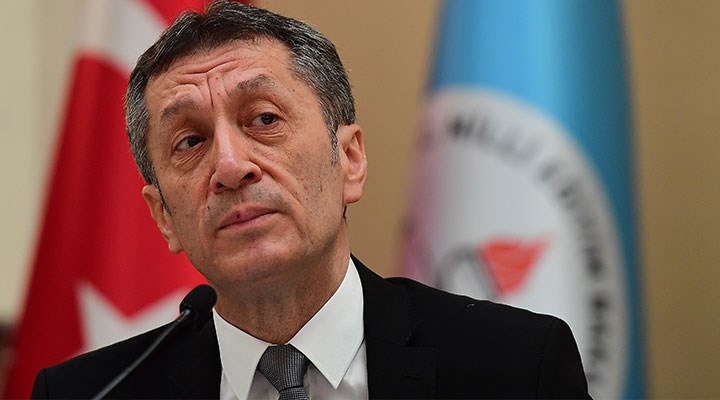 Lise öğrencileri
#WHOSaveTurkishStudents tagına,
1 milyondan fazla tweet attı.