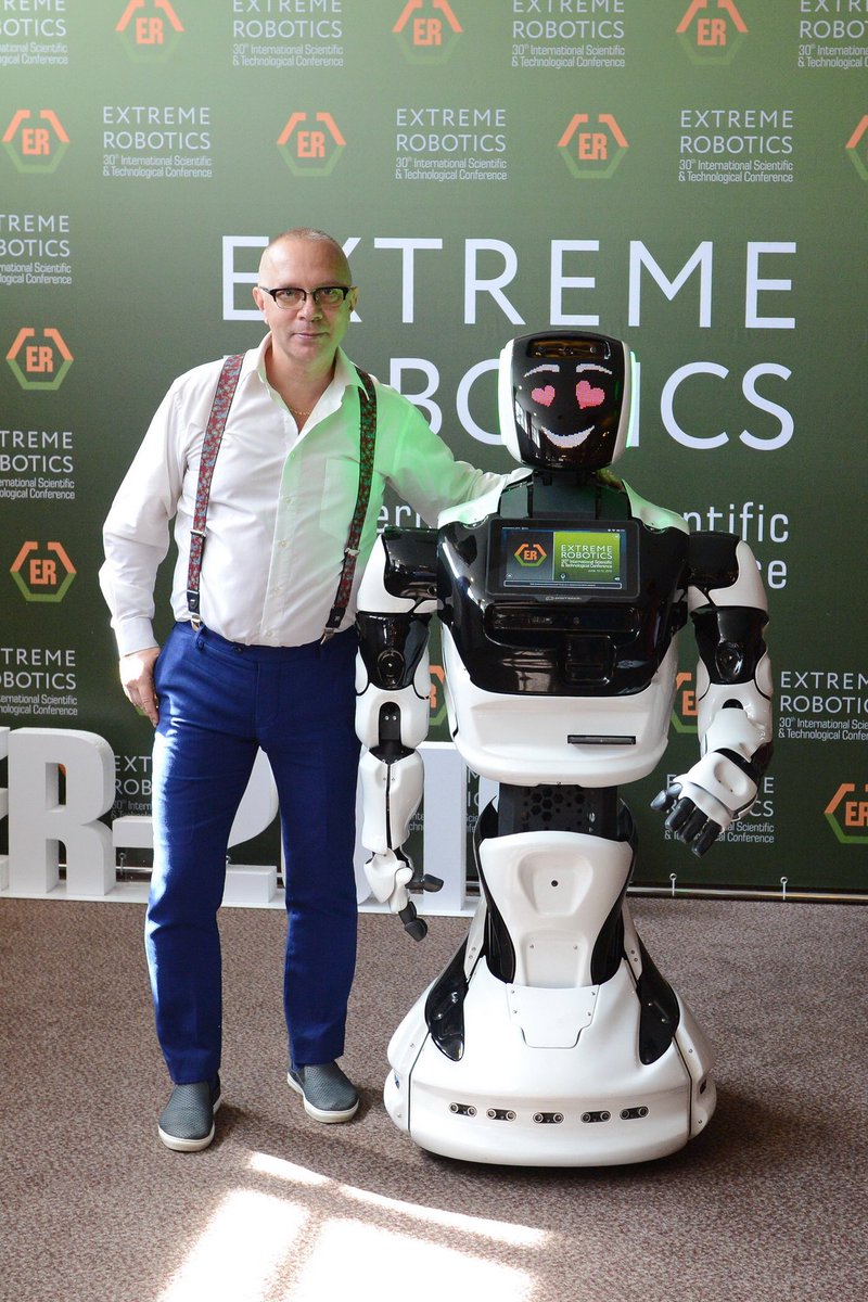 RobotModa tweet picture