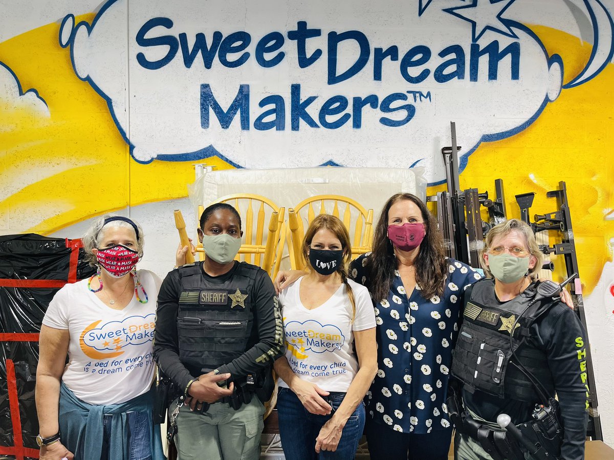 PBCountySheriff's tweet photo. We’d like to introduce to you our newest Community Partner @SweetDreamMake

Sweet Dream Makers is a nonprofit organization that helps families in need with beds and bedding. We look forward to helping the community together. #PBSOserves https://t.co/YbfkxyziW8