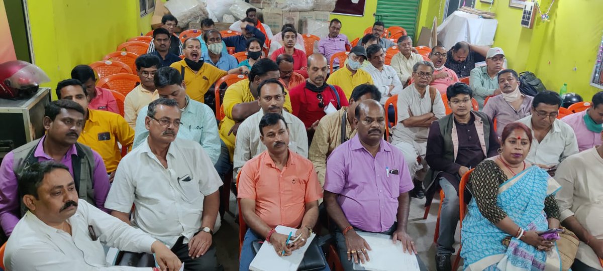 KNSD10's tweet photo. Organizational meeting held in "District Karyalay", Agarpara in presence of  KNSD Election Observer Shri @Pnpathakbjp, KNSD President Shri @KishoreKar , Bidhannagar Ex-Mayor &amp; Rajarhat Newtown assembly MLA Shri @SDUTTAOFFICIAL , Barackpore assembly MLA Shri @dutta_silbhadra. https://t.co/AQzhuzSLNB
