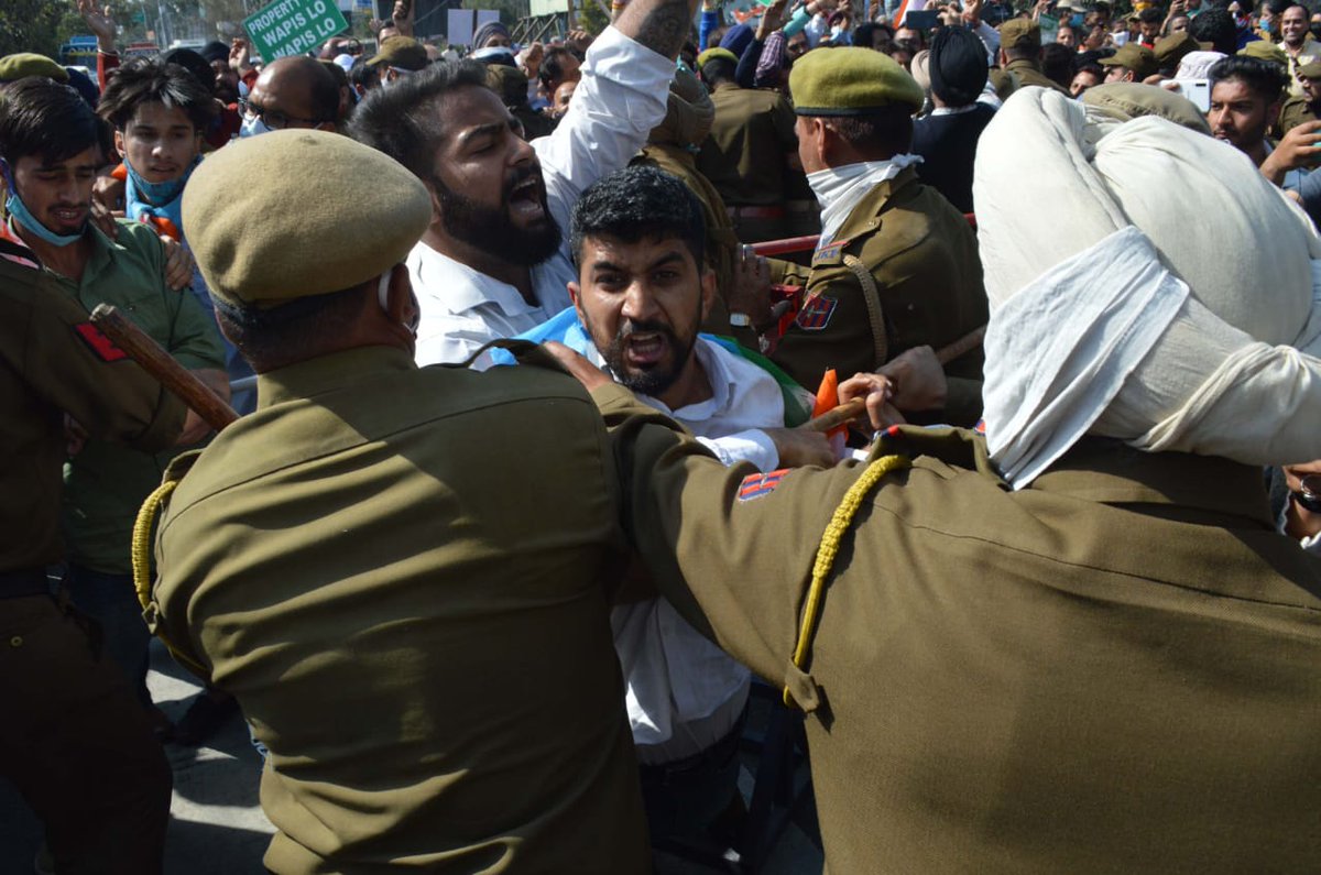sunnynsuijk's tweet photo. Jammu and Kashmir Pradesh Congress Committee Prez @GAMIR_INC @RamanBhallaOff1 @YogeshSawhney2 along with congress frontal wings and members protested against #Diesel and #Petrol price hike , roll back Property Tax  @Neerajkundan @RahulGandhi @rajanipatil_in @INCJammuKashmir @nsui https://t.co/QCAfakz0Au