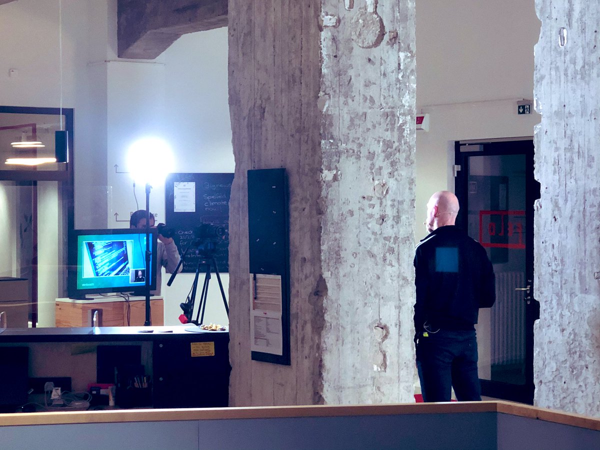 The talented Mr Lipski at @spielfeld 
for #ArtSocial21 

aiartists.org/roman-lipski