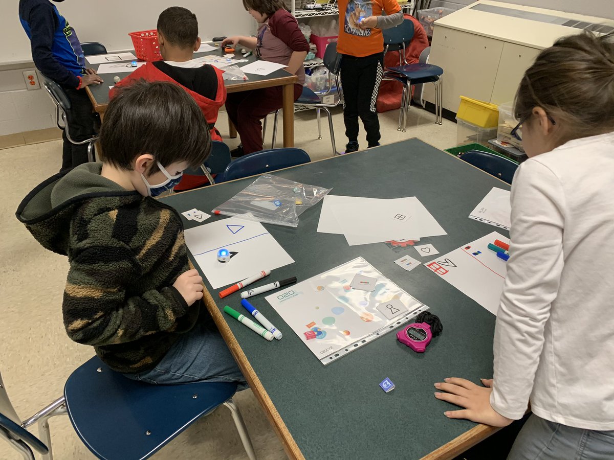WalkerUtjenny's tweet photo. Mission to Mars Ozobot drawing challenge! @howellprincipal #buzzworthy @Ozobot @NASAPersevere #CountdownToMars https://t.co/ubSmPeUxuc
