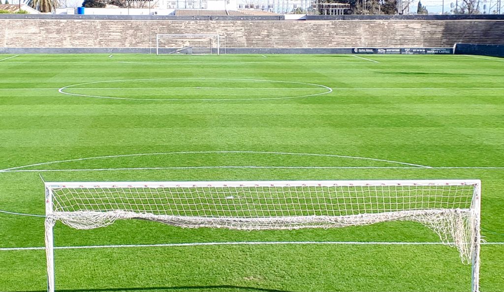 CEConstancia's tweet photo. 🙇‍♂️💭 PIENSA EN VERDE🌱🍀

La gespa del Nou Camp ja està llesta per demà! 😍💪🏼⚽

#TotsPlegats #FutbolLocal https://t.co/l7c5UiZarg