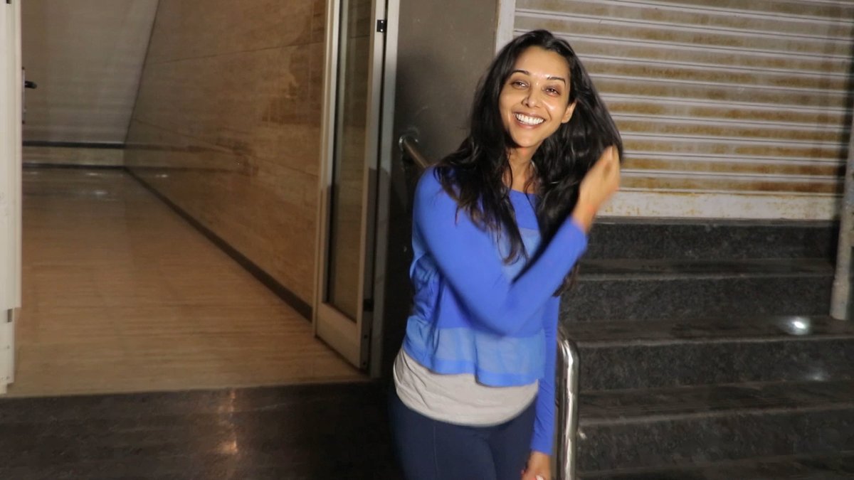 AccessTV2's tweet photo. Video Link - https://t.co/AqfQWFfo2G

Anupriya Goenka Spotted At Outside The Gym In Andheri | Access TV

#aashram
#anupriyagoenka https://t.co/wW7nukjp4K