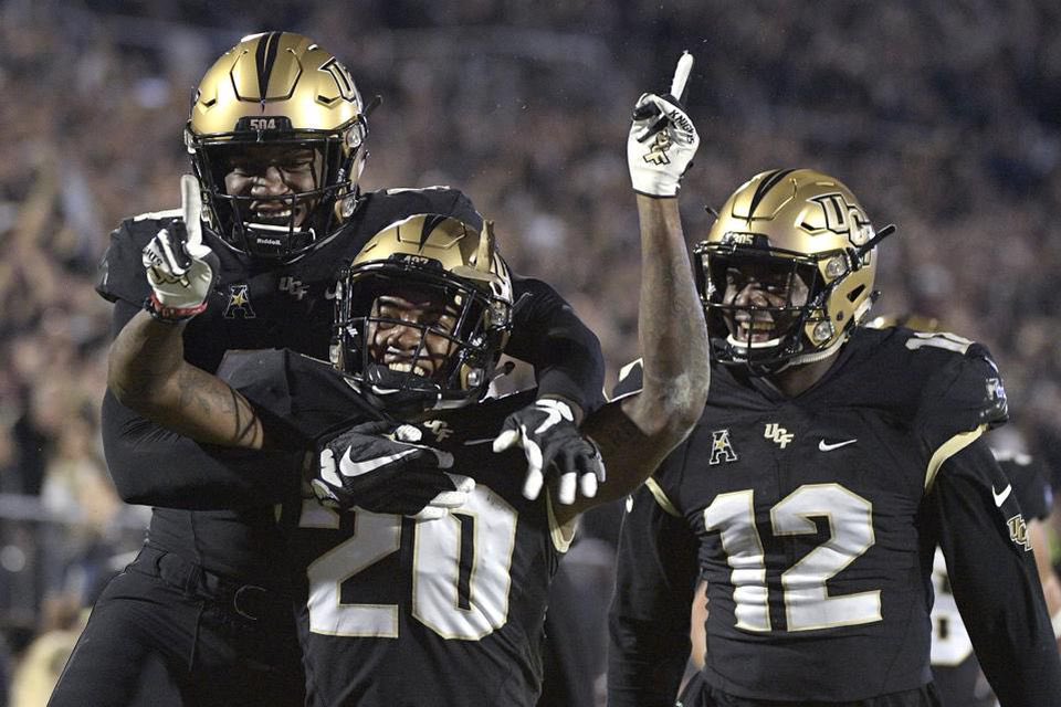 DjMcKinney22's tweet photo. #AGTG After a great talk with @CoachDavidGibbs, I’m extremely blessed and excited to receive an offer from The University of Central Florida! @UCF_Football 
@CoachKirkMartin 
@CHHS_FOOTBALL 
@ClayMackSkillz 
@FlightSkillz 
@simplyCoachO 
#BeDifferent https://t.co/hJMa5ewvFB