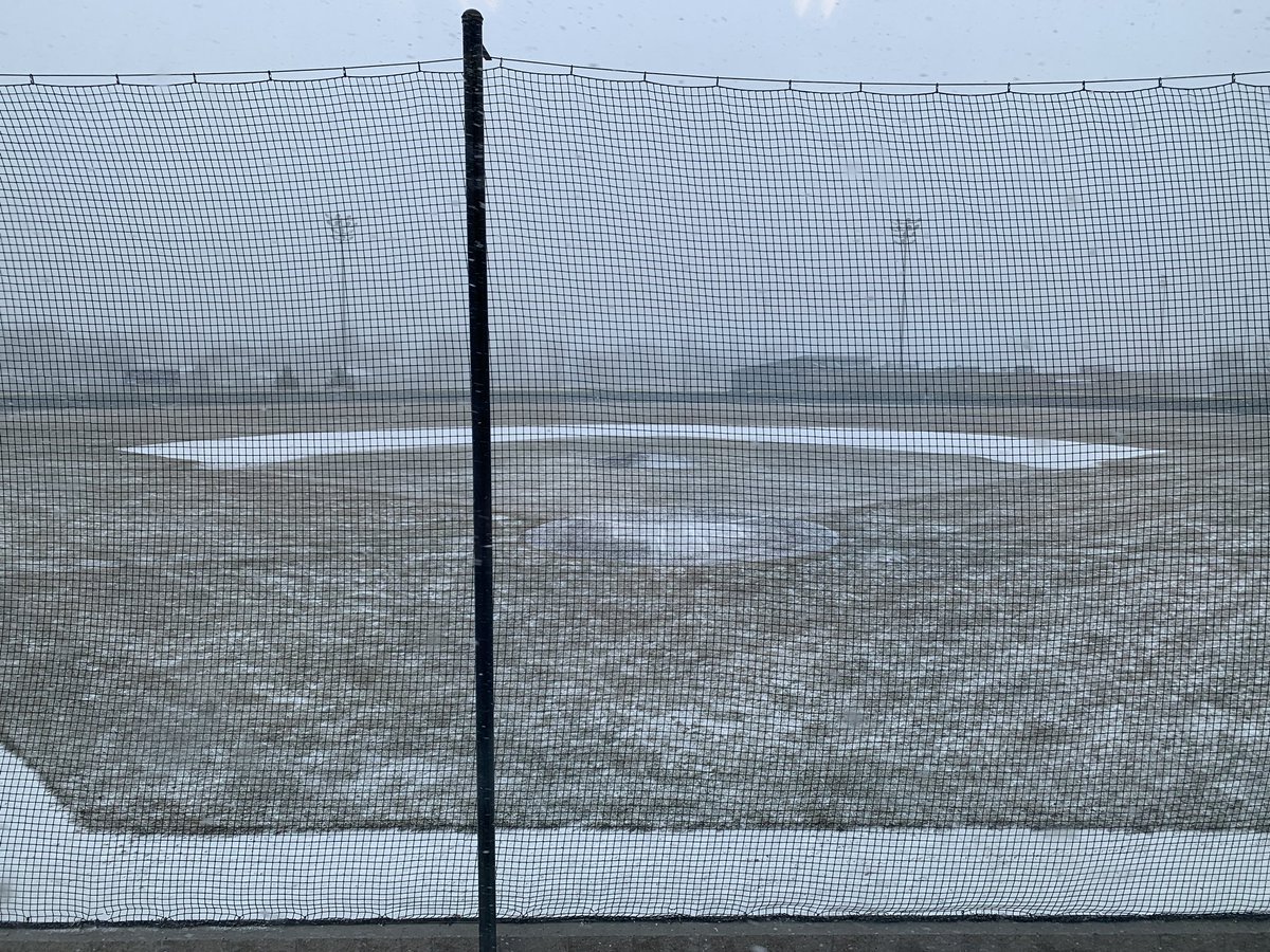 MHBaseball43116's tweet photo. Ahhhh, Idaho baseball tryouts in the snow.  AZ anyone? https://t.co/Z9QP99ibe5