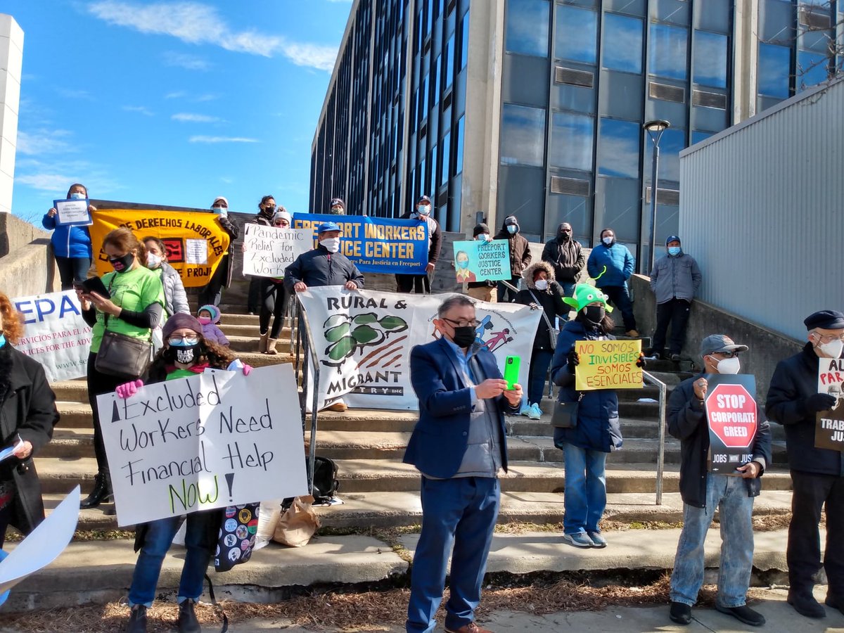 NDLON's tweet photo. Yesterday, #LongIsland day laborers n allies called on NYS lawmakers to stop excluding immigrants from relief in NYS budget. Are they listening?
c/ @RMM_NY @SEPAMUJER @lijwj #FundExcludedWorkers #YNosotrosQue #Dale #AllLaborIsEssential
SHARE:
https://t.co/QzYNJJO5zf https://t.co/CkFZOcb1qp