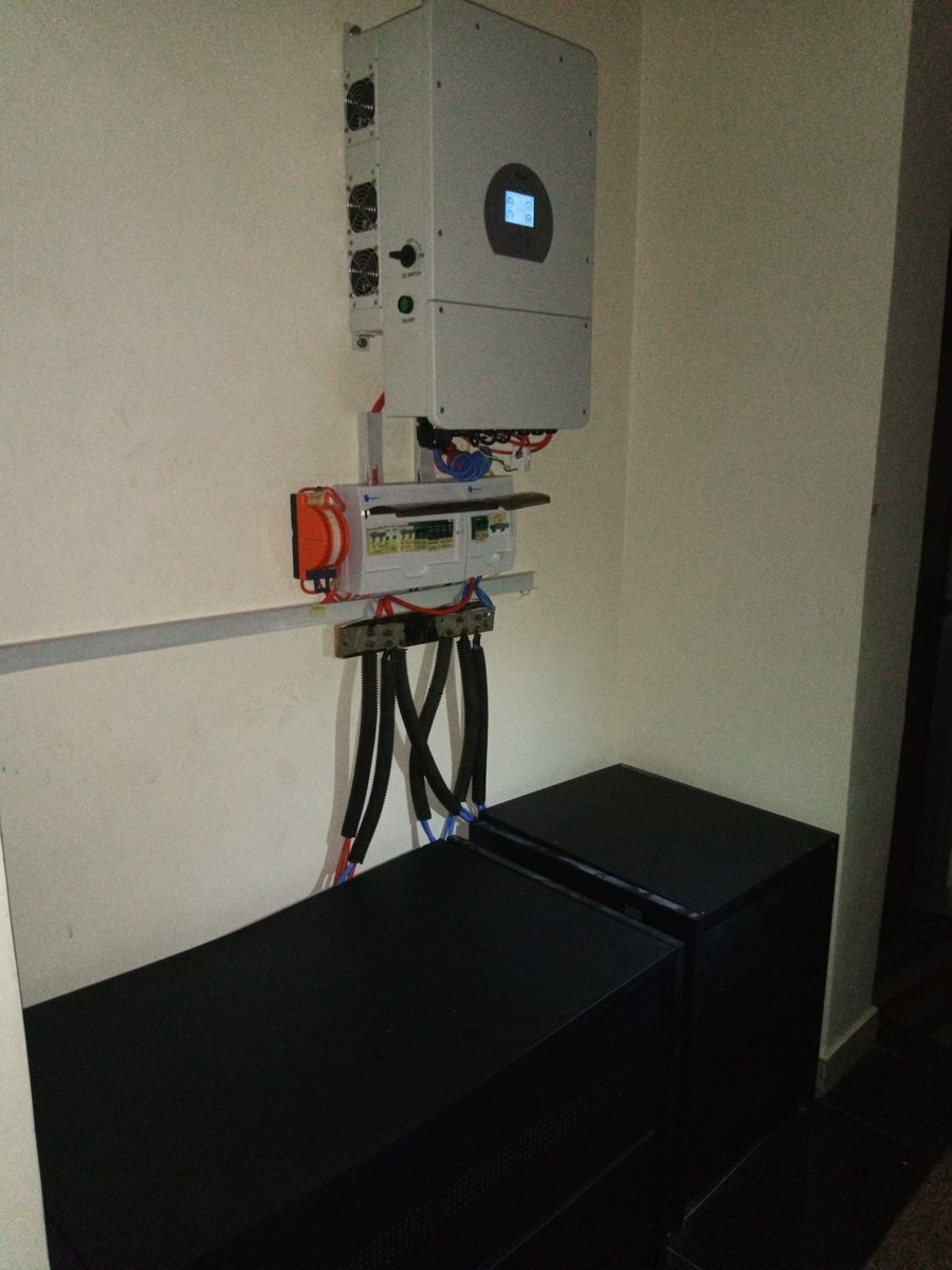 eclipsepowerng's tweet photo. Installation of 7kva hybrid inverter with 12pcs-200Ah and 20pcs-375w mono solar panels connected in PV-1 and PV-2 (10 each in series). Somewhere in Ajah, Lagos
Call-whatsapp; 08130079392
Careline; 07010000307
https://t.co/bnfqtb8CD2 
#solarenergy #RenewableEnergy #Nigeria https://t.co/rjsbavehhG