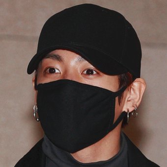 97_EYES's tweet photo. 191213 jungkook living in my mind rent free https://t.co/dNa4R9dfrP