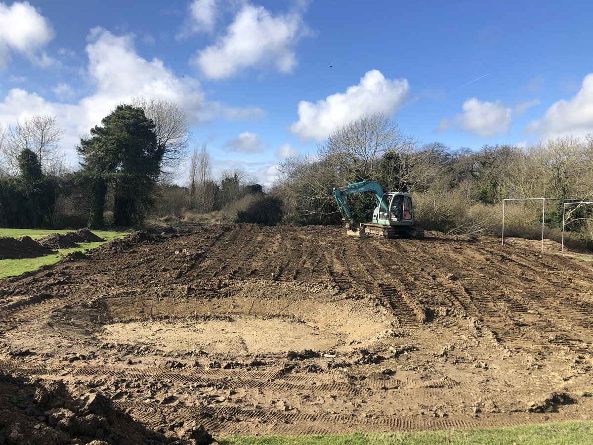 GPearson88's tweet photo. New practice green and bunkers are starting to take shape @castlewarden https://t.co/IcCoAZKtdI