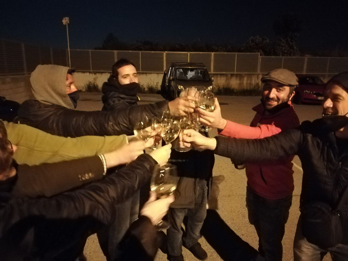 Ja el tenim fora!

Benvingut Carles, seguim fins la llibertat de totes les represaliades!

#CarlesLliure