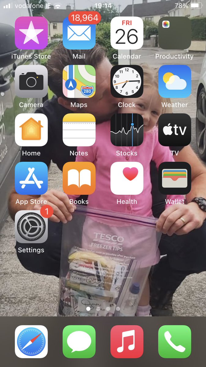 I get given out to a lot by people who see my home page on my phone....
Is it just me or does anyone else have a few unread messages in their emails. 🤷🏼‍♂️ don’t see the problem!