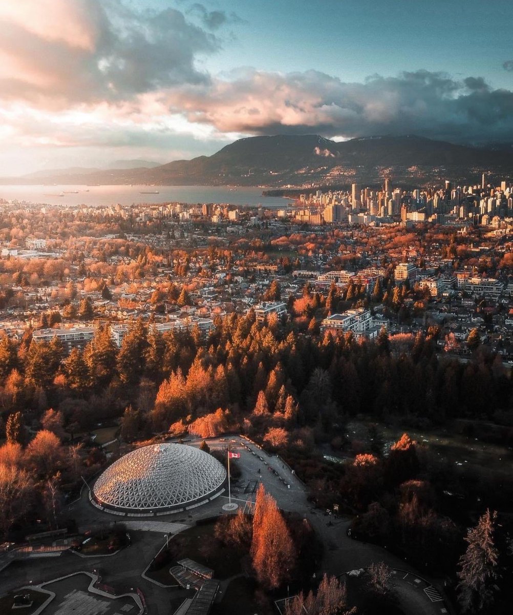 Wow great photo of Vancouver ⁦<a href="/ParkBoard/">Vancouver Board of Parks and Recreation</a>⁩ Bloedel Conservatory credit to <a href="/mjt/">Michael J. Tardiff</a>.street views from above at the pinnacle of ⁦<a href="/CityofVancouver/">City of Vancouver</a>⁩ ⁦<a href="/BloedelConserv/">Bloedel Conservatory</a>⁩ ⁦<a href="/FriendofBloedel/">Friends of Bloedel</a>⁩