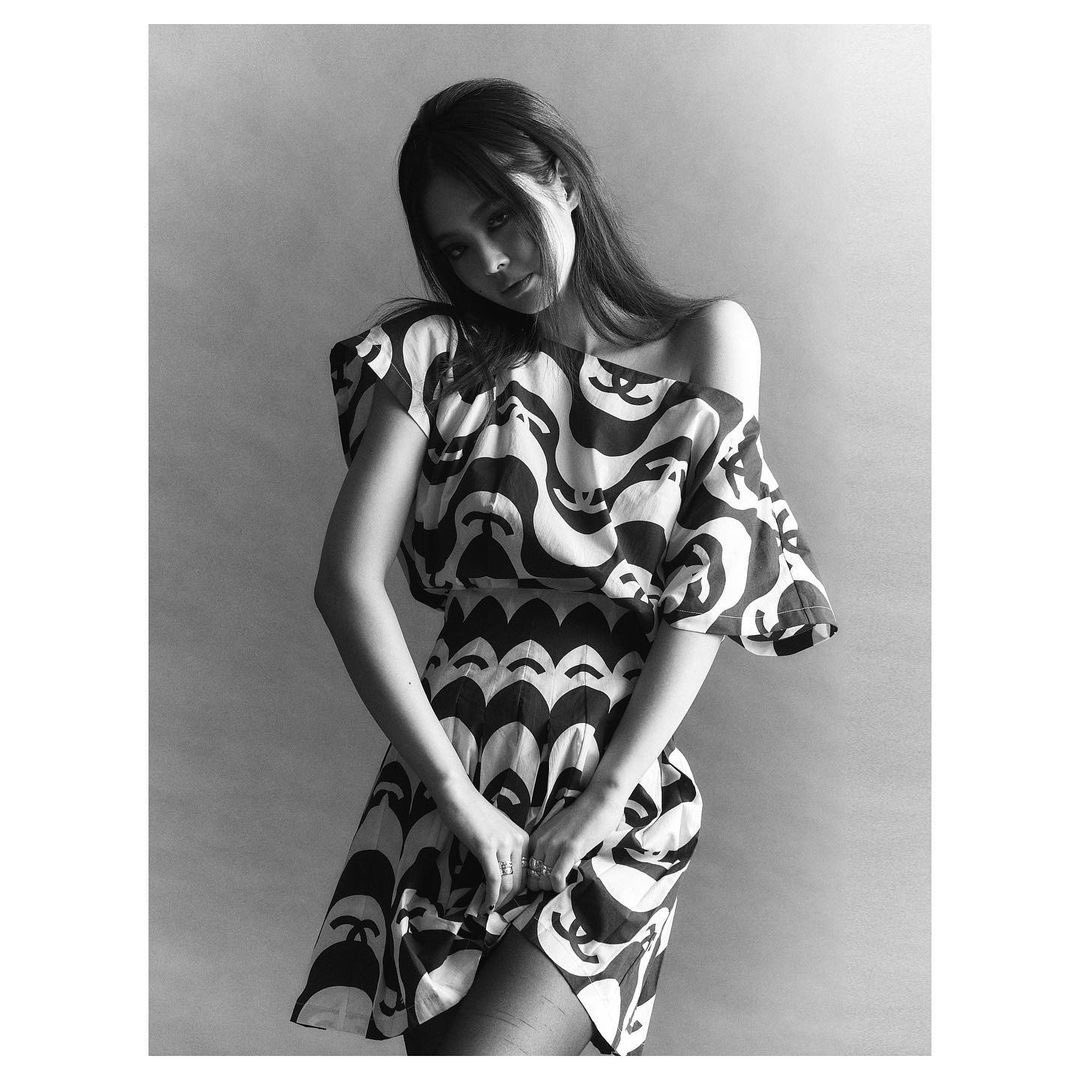 iamkoyjung's tweet photo. 💃🏻Vogue Korea X Jennie ~ เจนนี่แซ่บมาก..เฟียสมากกก!! 🔥😎

EDITOR JENNIE..
#제니 #JENNIE #블랙핑크 #BLACKPINK @BLACKPINK https://t.co/vhBw4zJ5my