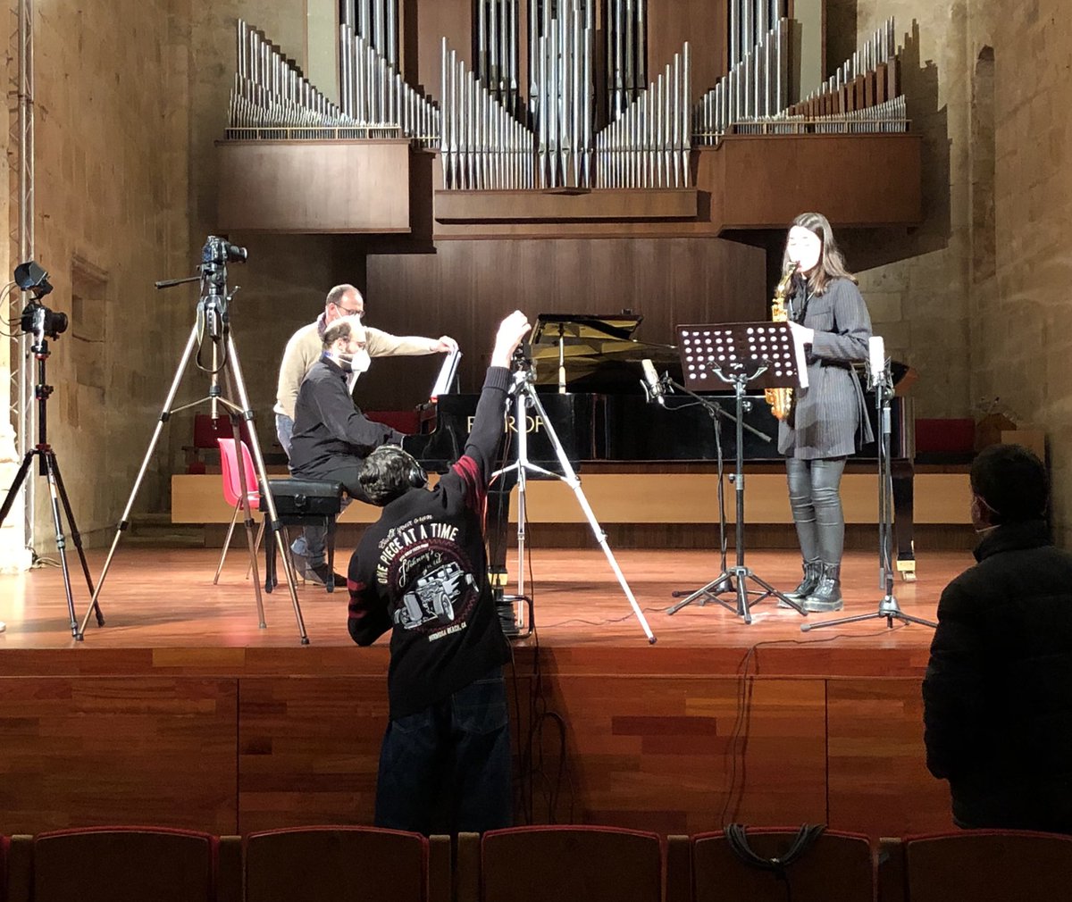 ConserMusicaCC's tweet photo. Tras un día intenso, terminamos las grabaciones para el concierto del día 8 de marzo. ¡Os esperamos a las 19 horas en nuestro canal de Youtube!

#ProyectoMALA
#MujeresALaAltura
#8M
#díainternacionaldelamujer https://t.co/n05dk8nOzd