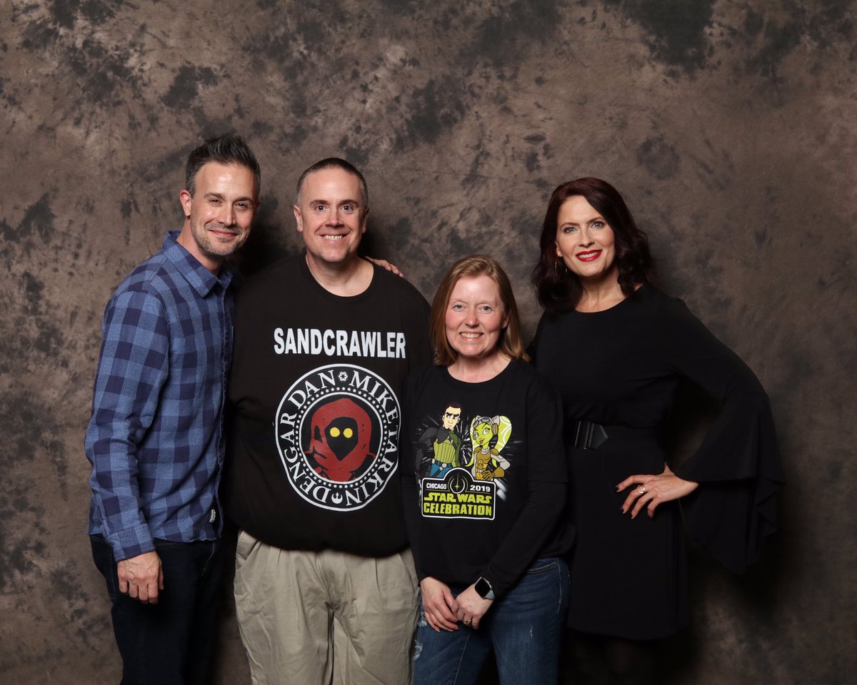 TheRealDFronz's tweet photo. #SWCFanFriday Briefly meeting these two was amazing! Best #StarWars couple? Definitely! #StarWarsRebels And Kathy wore the perfect shirt! https://t.co/S51ROtuXqq