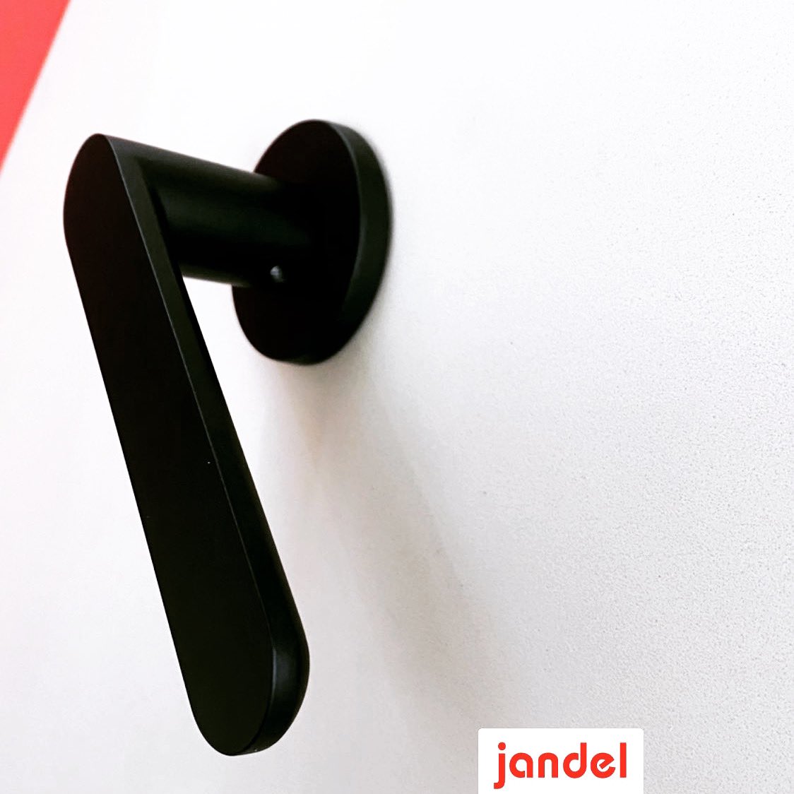 jandelmanivelas's tweet photo. #manillaspuertas #manivelas #manivelasdiseño #manivelasconroseta #complementospuerta #abrirpuertas #decoracion #puertas https://t.co/Fb3SYMZTnt