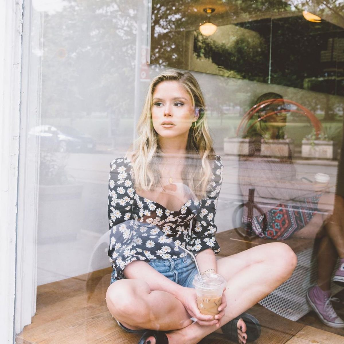 erin moriarty for coveteur magazinepic.twitter.com/jbQwniusPH.