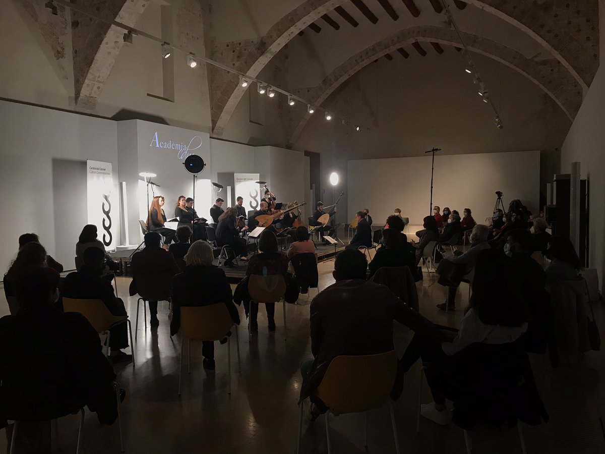 centredelcarme's tweet photo. 🎶 Aquesta setmana l'Acadèmia @CDMinistrers @FundacioCdM ha realitzat un curs sobre Claudio Monteverdi dirigit a joves músics al #CCCC
⁣
🎵 Hui hem tingut el plaer de ser l'escenari de la seua música en directe sota la direcció de Carles Mangraner.⁣
⁣
#CulturaSegura #ccccLove https://t.co/qgcGlHmMC3