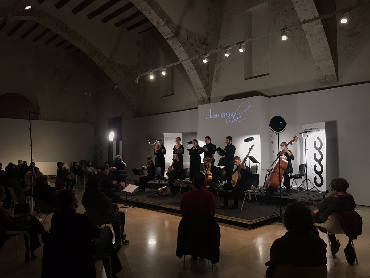 centredelcarme's tweet photo. 🎶 Aquesta setmana l'Acadèmia @CDMinistrers @FundacioCdM ha realitzat un curs sobre Claudio Monteverdi dirigit a joves músics al #CCCC
⁣
🎵 Hui hem tingut el plaer de ser l'escenari de la seua música en directe sota la direcció de Carles Mangraner.⁣
⁣
#CulturaSegura #ccccLove https://t.co/qgcGlHmMC3