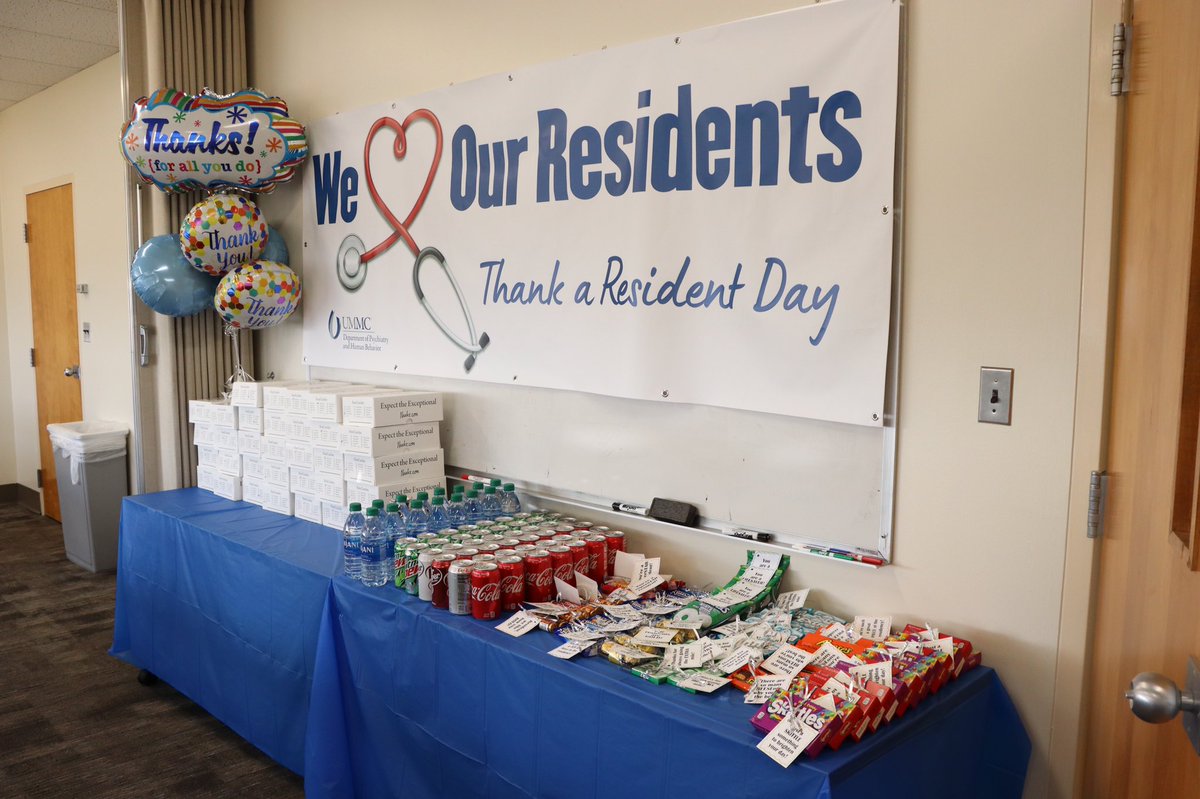 RhyanBDavis's tweet photo. @GoldFdtn Celebrating #ThankaResidentDay here at @UMMCnews Department of Psychiatry! https://t.co/jqkepMepuS