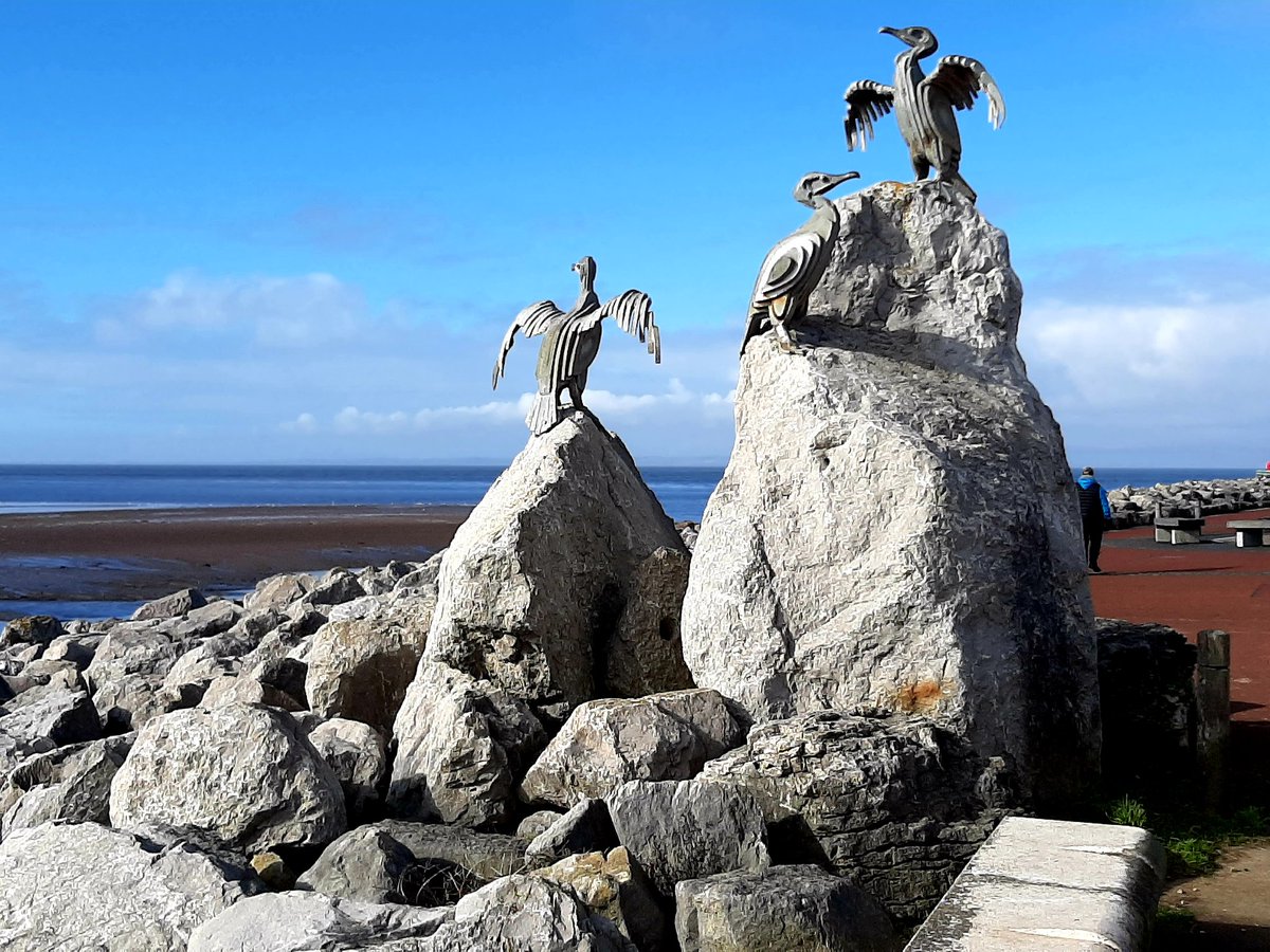 StrictlyAngela's tweet photo. An uplifting walk along #MorecambeProm followed by a gorgeous sunset. 🌞🌅 https://t.co/N5f7Rjgxgw