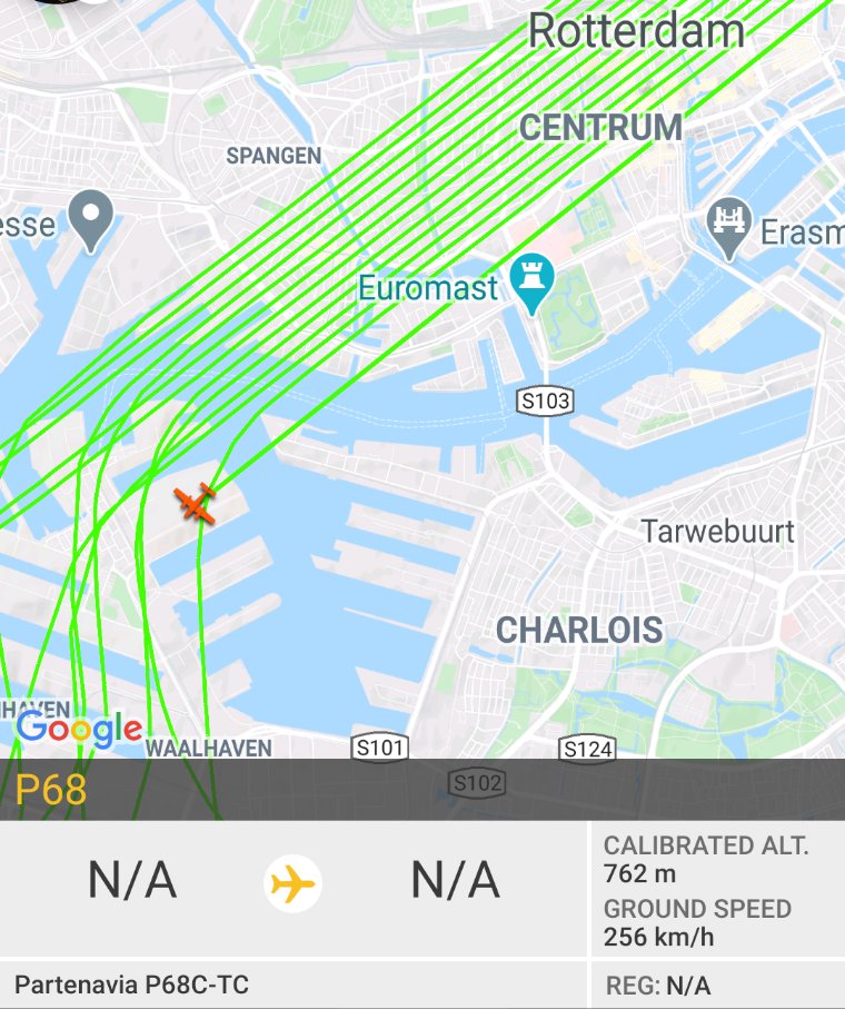 piromedia's tweet photo. #vliegtuig boven #Rotterdam . De hele avond vliegt het in rechte banen boven de stad, zijn ze aan het scannen? Wie weet wat meer? https://t.co/EBK2bUBXPd