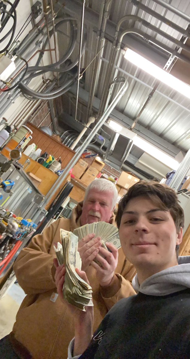 BenCowan_'s tweet photo. Thank you Sunwest Express Car Wash for working with me as an intern this year! @RInternships https://t.co/BCyPWXpkcL