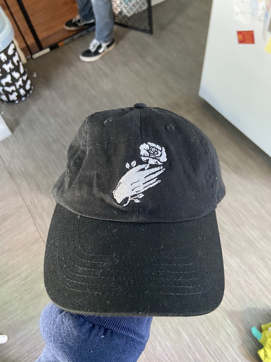 forrfoxxsake's tweet image. Adam found an avoid hat at Platos Closet?????? Amazing