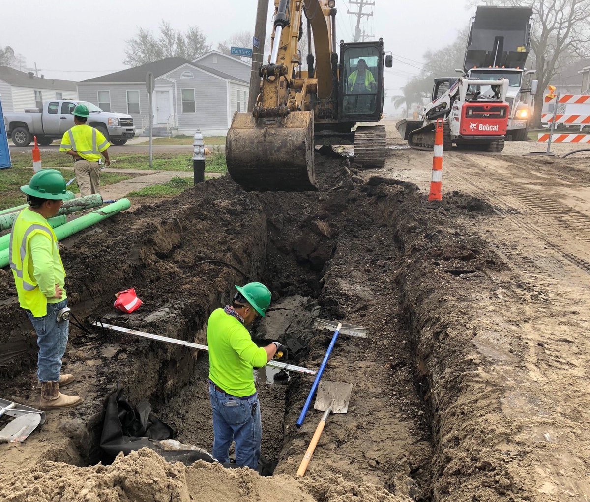 ose_nola's tweet photo. Crews working on the Milneburg Group A infrastructure improvement project continue with new drain line installations on Mexico Street between Painters and Arts streets.
.
.
@mayorcantrell @cityofnola @swbneworleans #nolaprogress #cityofyes #fixmystreets #commandconstructionllc https://t.co/a0zO6mamSE