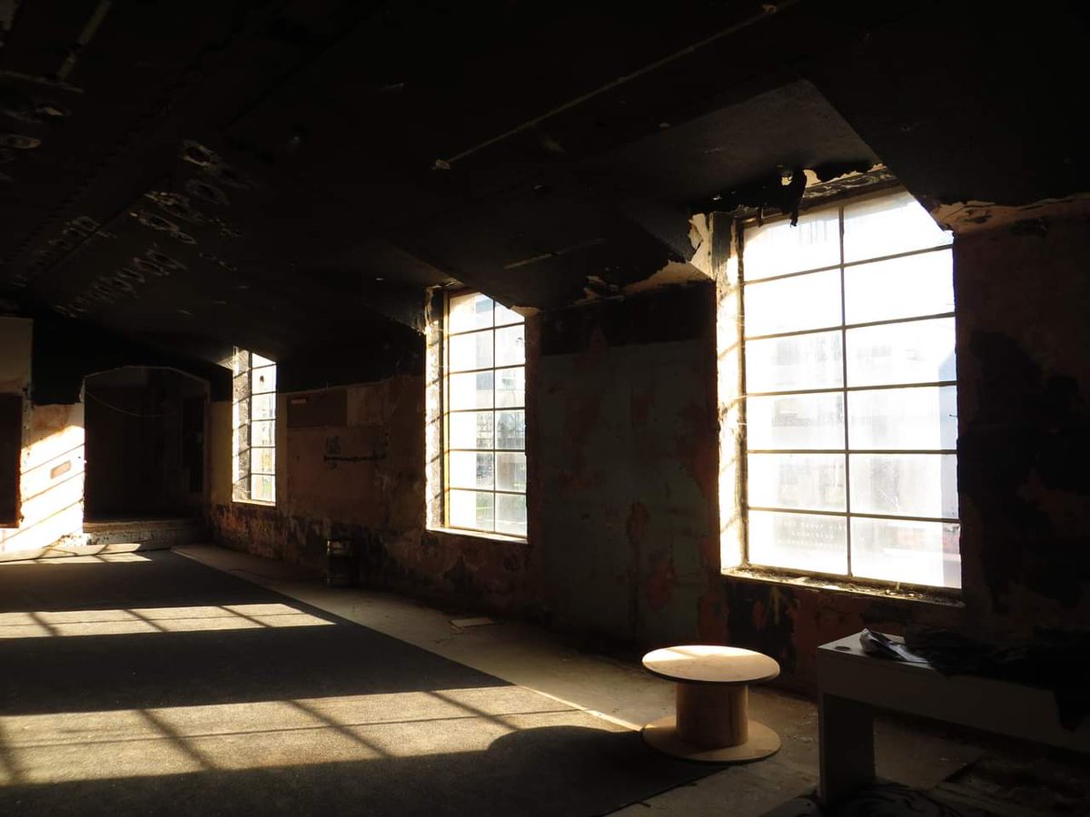 @ruxxnaqvi @GrimArtGroup @ShakAndSonsEsq @Davidhall1964 @strfltm @BradfordMuseums @hiddenbradford @visitBradford @MarcDavenant And here's my contribution to shadows and lights coming in big old windows. It's the former Gaumont Cinema in Plymouth's notorious Union Street. The cinema became Blondz and then Millennium nightclub before closing for ever. Sadly the building is in danger of being demolished now