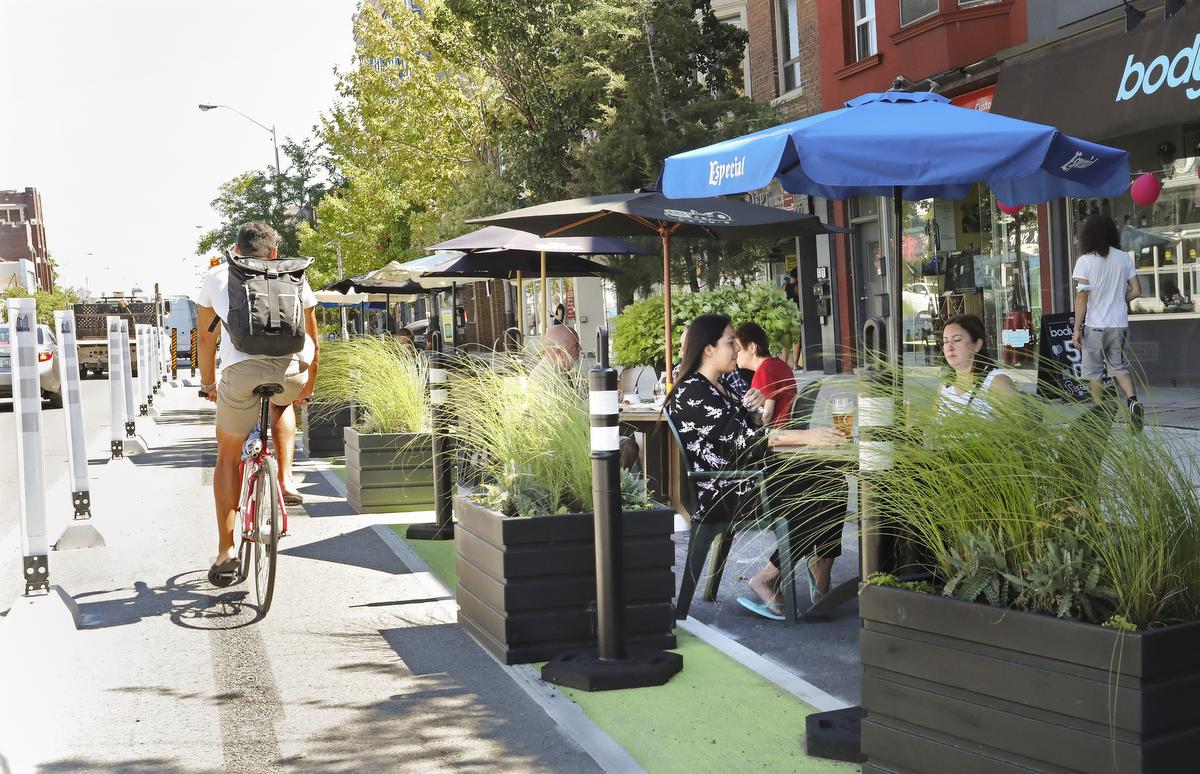 Registration for the #CafeTO program is now open! Bringing it back to give communities a safe way to enjoy their summer and provide some extra support for our mom-and-pops during these tough times.

More information/how to register here: toronto.ca/home/covid-19/…