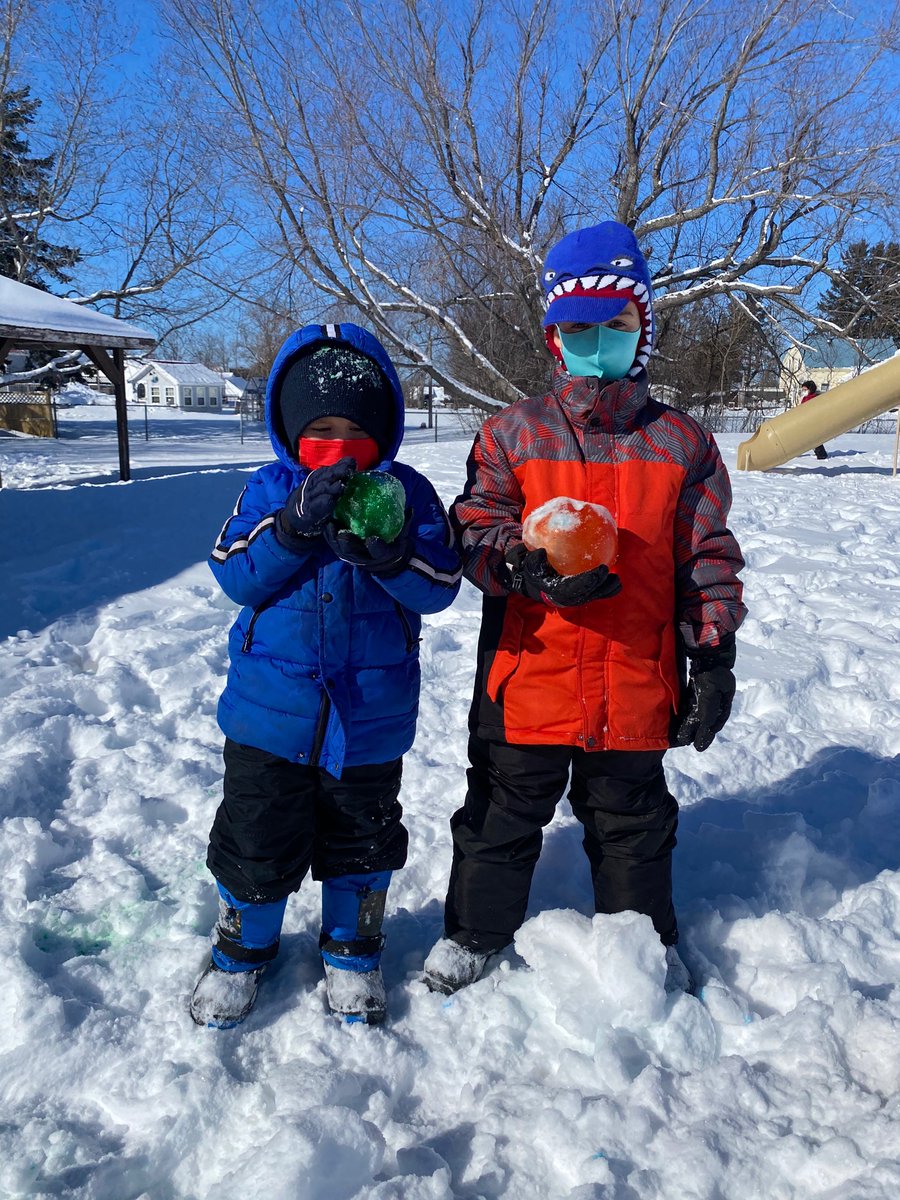 mshogansgrade1's tweet photo. Ice Crystals were really fun and cool! We loved them and wanted to take them home. #asdnwinter #TMOWinterchallenge @RextonElem1 @asdnnb https://t.co/Dw1aEVhAlq