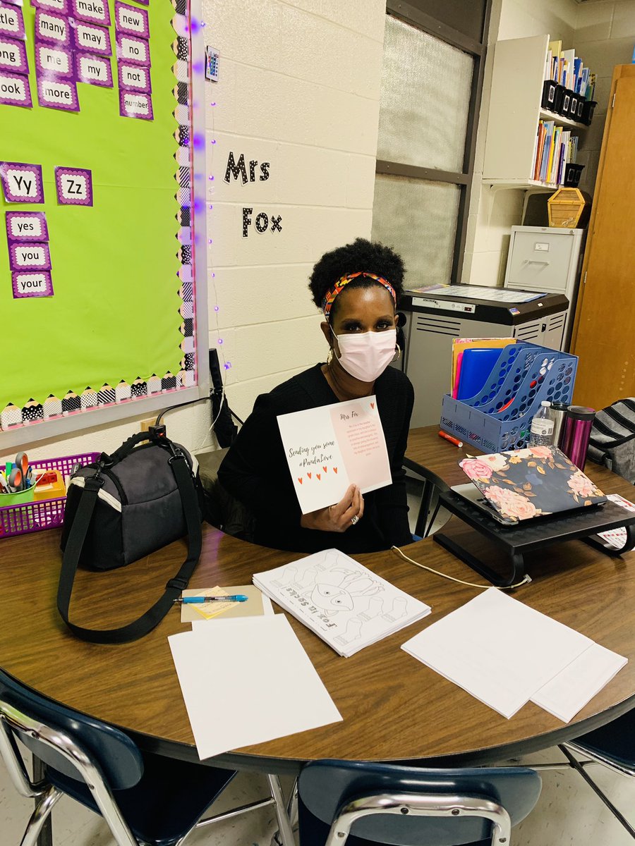 PboroElementary's tweet photo. Delivering these #PAWSitiveOfficeReferrals is the highlight of our day! You can feel the #PandaLove!! 💗💗💗@MsThompson_1st @fashioninfourth @Mrs_Kemp1 Mrs. Fox!!! https://t.co/d70wkwJZZI
