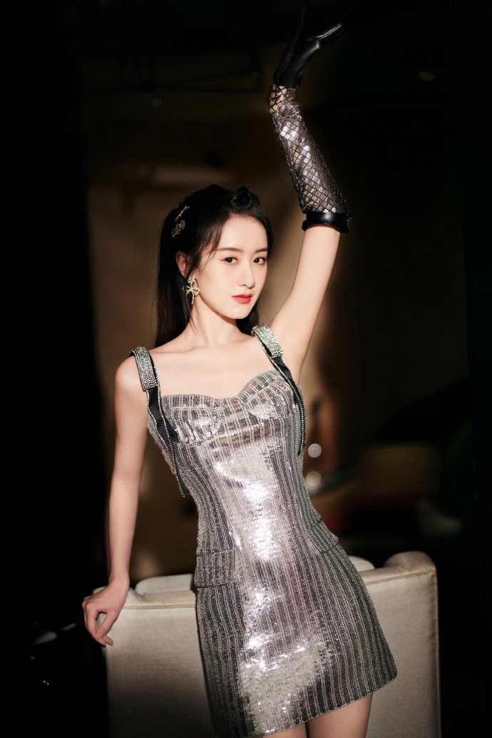 dramaskfan's tweet photo. #YuanBingYan para Hunan TV Lantern Festival Gala 2021.
Mais fotos: https://t.co/Nivxu7pFzg
#袁冰妍 #CrystalYuan #FaithMakesGreat #LoveAndRedemption #FlyInSky #EverNight #ListeningSnowTower #RoyalHighness #TheMysticNine #TheLegendOfZu #TheLastEmperor #cdrama #dorama https://t.co/vy32j8zHi8