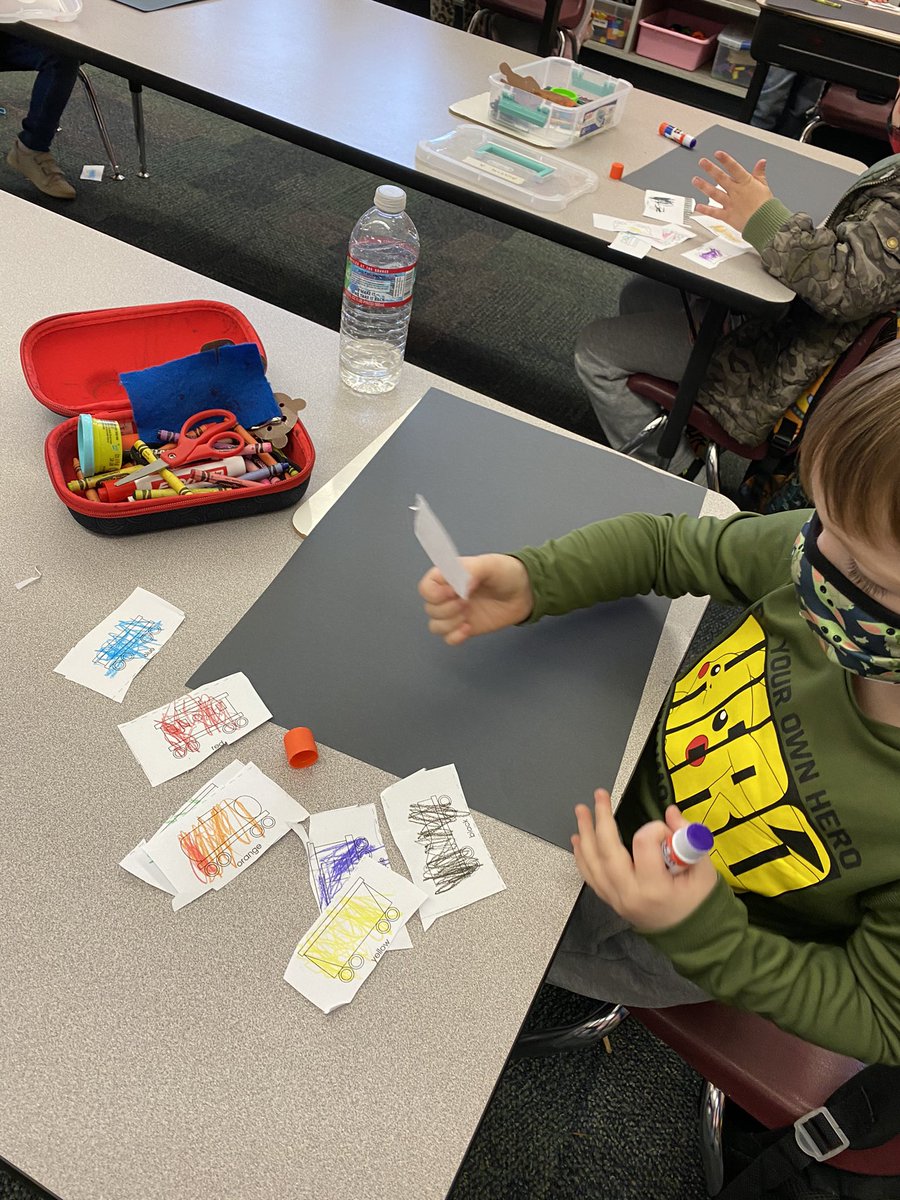MrsMartinezDC's tweet photo. We worked on recognizing color words in TK today by building color trains! @rcsdDC #rcsdchampions #DCkidsdeserveit https://t.co/L0yomFYD4d