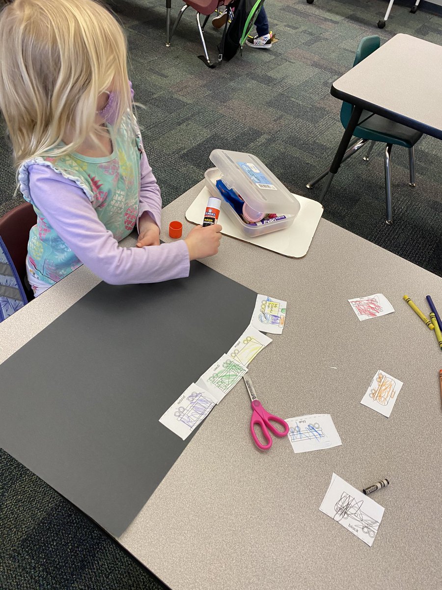 MrsMartinezDC's tweet photo. We worked on recognizing color words in TK today by building color trains! @rcsdDC #rcsdchampions #DCkidsdeserveit https://t.co/L0yomFYD4d