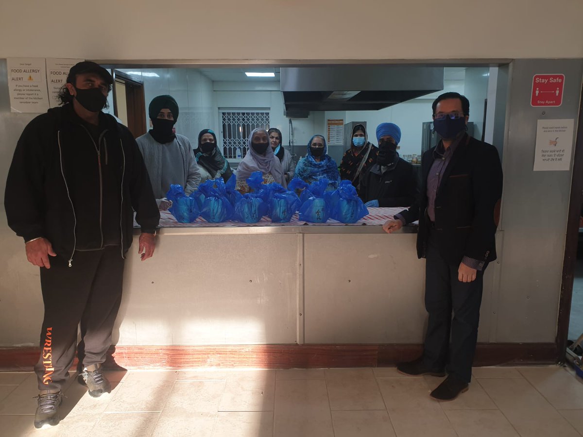 WestMidsPCC (@westmidspcc) on Twitter photo The Wolverhampton Wrestling Club have been supporting the vulnerable through the pandemic. Including organising a food bank and helping supply PPE
Deputy PCC <a href="/waheedsaleem/">Waheed Saleem</a> paid them a visit to lend a hand
They have been awarded money from the Community Initiatives Fund The Wolverhampton Wrestling Club have been supporting the vulnerable through the pandemic. Including organising a food bank and helping supply PPE
Deputy PCC <a href="/waheedsaleem/">Waheed Saleem</a> paid them a visit to lend a hand
They have been awarded money from the Community Initiatives Fund