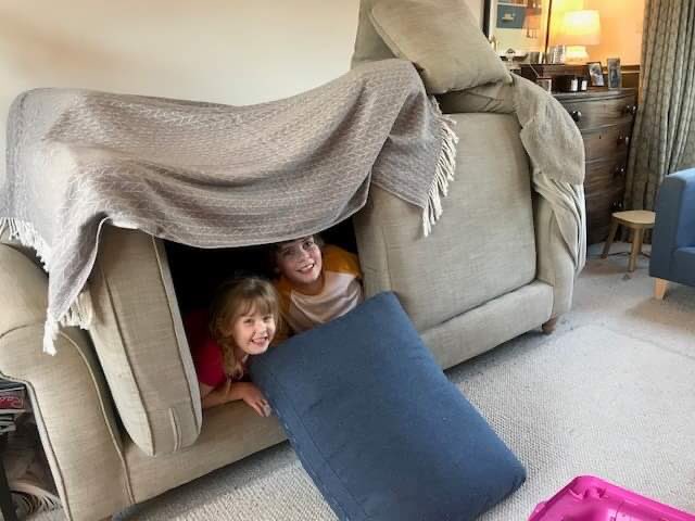 stjohnspriory's tweet photo. Screen-free Thursday included a den building challenge. And what can beat a nice cosy home den during lockdown? Not much! #remotelearning #sjpvalues #Banbury https://t.co/hD3OaTcF1Q