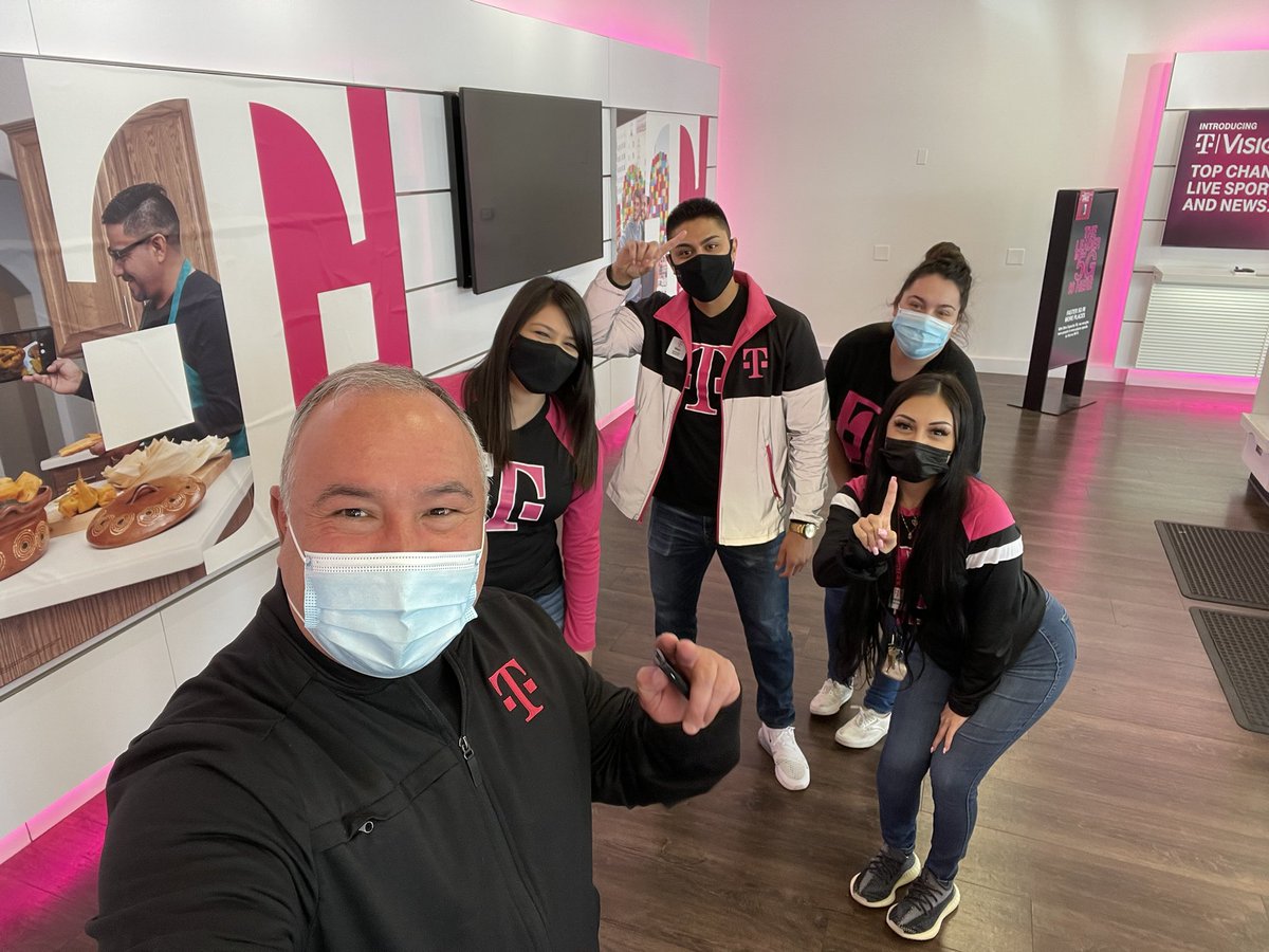 JTTijerina's tweet image. Team @MobileOneLLC En Fuego in sunny El Paso, TX.  Passing our #MagentaMAX vibes! #ALLIN