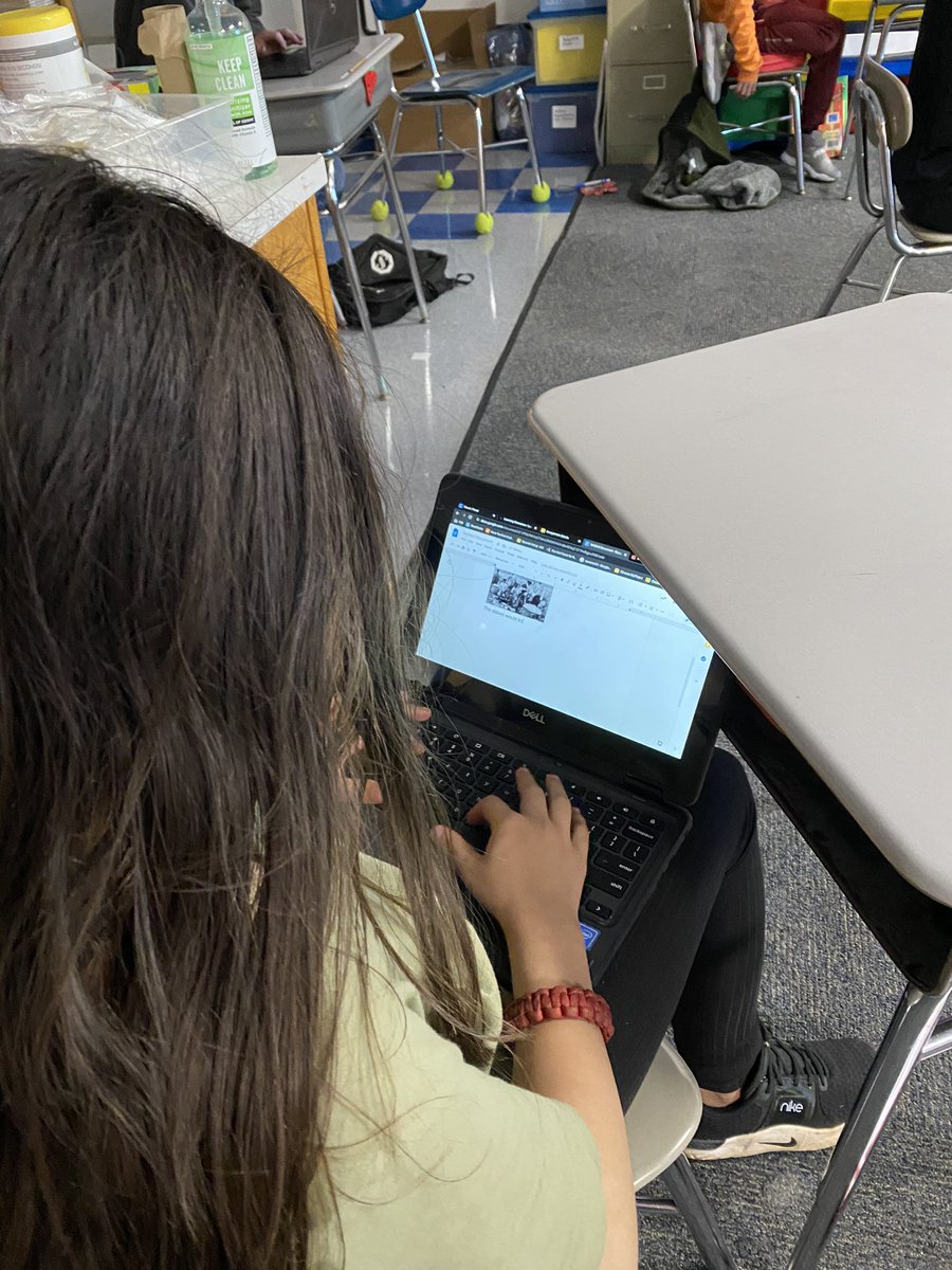 Gaines5thGrade's tweet image. #chathamdigitallearning 5th grade learning about the Underground Railroad. Searching for information to make mental images reality.