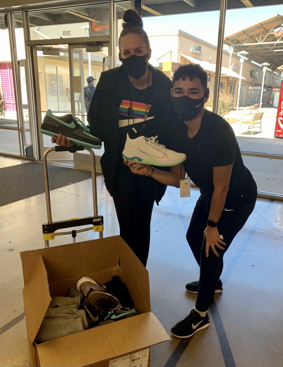 A heartfelt thank you goes out to <a href="/nikestore/">Nike.com</a> #RoundRock for their continued donations of clothing &amp; shoes to <a href="/RoundRockISD/">Round Rock ISD</a> students in need. You bring miles of smiles to students! #thankyou #Nikejustdoesit

Be a Round Rock ISD community partner. Details at partners.roundrockisd.org
