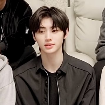 hourly sunghoon (@hoonhour) on Twitter photo 